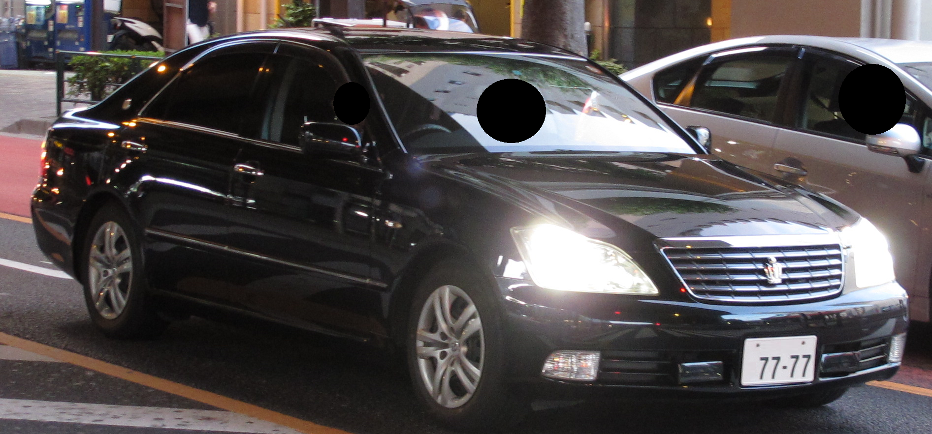 クラウン 覆面 パトカー